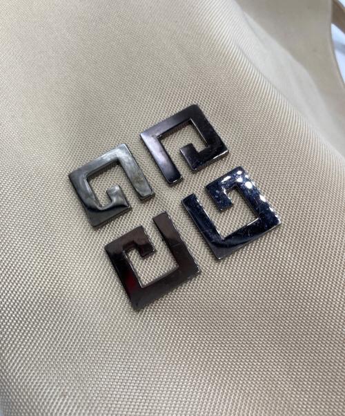 GIVENCHY（ジバンシィ）GIVENCHY (ジバンシィ) 4Gロゴナイロンショルダーバッグ ベージュの古着・服飾アイテム