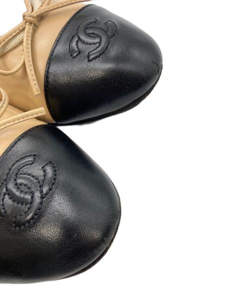 CHANEL（シャネル）CHANEL (シャネル) ココマーク2トーンパンプス ベージュ サイズ:37.5の古着・服飾アイテム