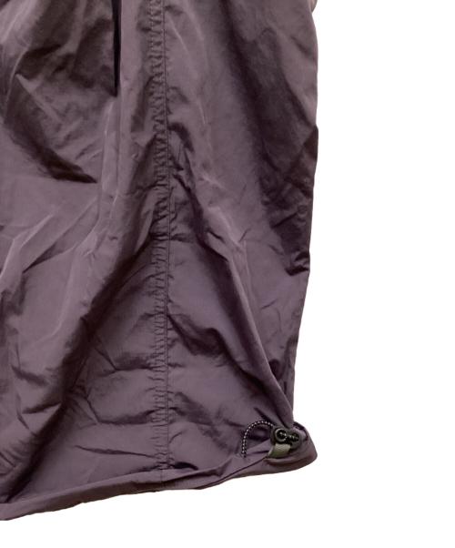 GRAMICCI（グラミチ）GRAMICCI (グラミチ) and wander (アンドワンダー) PATCHWORK WIND PANT/パッチワークワイドパンツ パープル サイズ:M 未使用品の古着・服飾アイテム