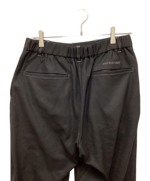 and wander（アンドワンダー）and wander (アンドワンダー) serge tapered pants/サージテーパードパンツ ブラック サイズ:4の古着・服飾アイテム