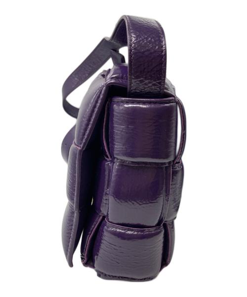 BOTTEGA VENETA（ボッテガベネタ）BOTTEGA VENETA (ボッテガベネタ) PADDED CASSETTE SHOLDER BAG パープルの古着・服飾アイテム