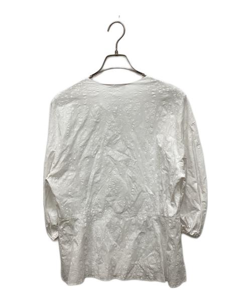 ebure（エブール）ebure (エブール) ピグメントフラワープリントパフスリーブブラウス ホワイト サイズ:36の古着・服飾アイテム