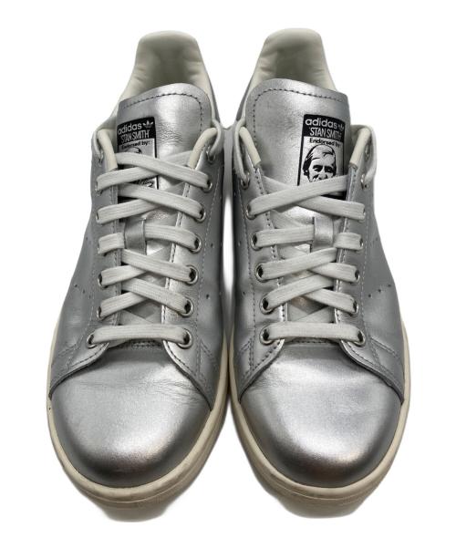 adidas（アディダス）adidas (アディダス) STANSMITH/スタンスミス シルバー サイズ:23.5の古着・服飾アイテム