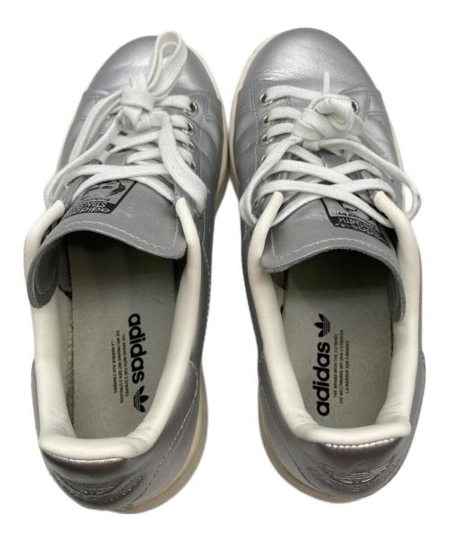 adidas（アディダス）adidas (アディダス) STANSMITH/スタンスミス シルバー サイズ:23.5の古着・服飾アイテム