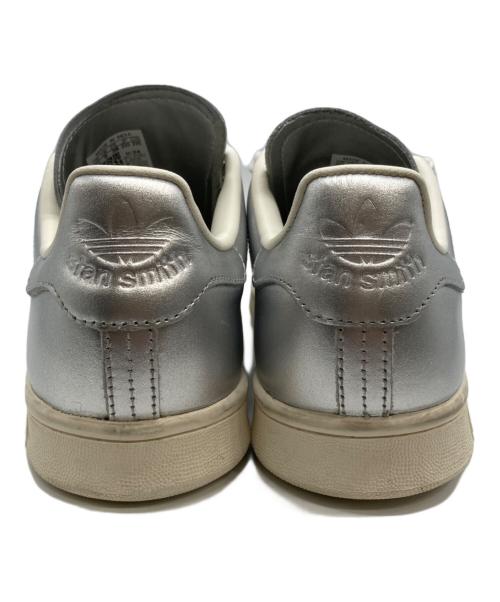 adidas（アディダス）adidas (アディダス) STANSMITH/スタンスミス シルバー サイズ:23.5の古着・服飾アイテム