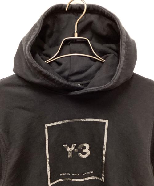 Y-3（ワイスリー）Y-3 (ワイスリー) U SQ LBL GRPHC HOODIE/ユーエスキュウグラフィックフーディー ブラック サイズ:Mの古着・服飾アイテム