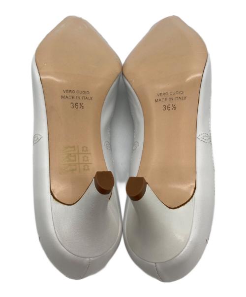 NEBULONIE（ネブローニ）NEBULONIE (ネブローニ) ステッチパンプス ホワイト サイズ:36.5の古着・服飾アイテム