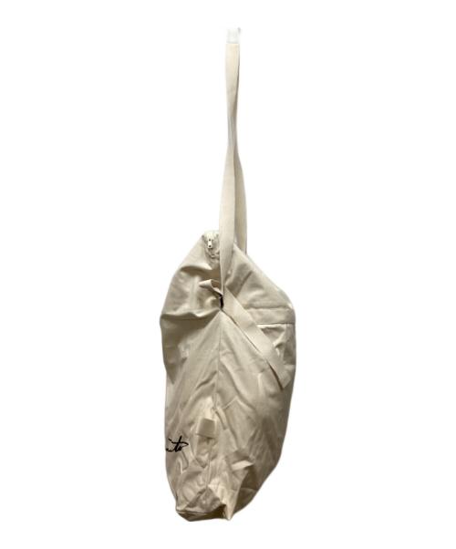 YOHJI YAMAMOTO（ヨウジヤマモト）YOHJI YAMAMOTO (ヨウジヤマモト) NOVELTY MESSENGER BAG/ノベルティメッセンジャーバッグ アイボリーの古着・服飾アイテム