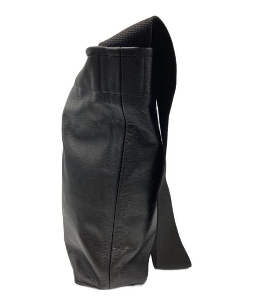 YOHJI YAMAMOTO（ヨウジヤマモト）YOHJI YAMAMOTO (ヨウジヤマモト) NOVELTY COW LEATHER Shoulder Bag ブラックの古着・服飾アイテム