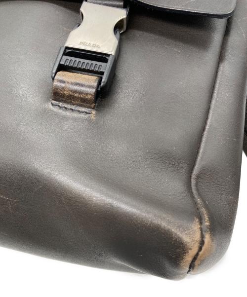 PRADA（プラダ）PRADA (プラダ) レザーメッセンジャーバッグ ブラウンの古着・服飾アイテム