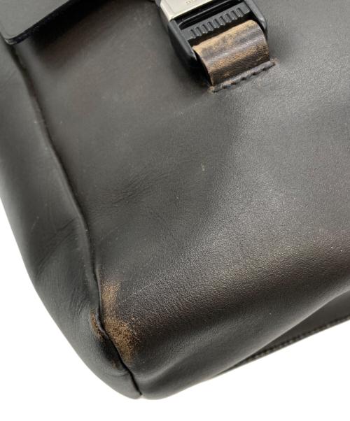 PRADA（プラダ）PRADA (プラダ) レザーメッセンジャーバッグ ブラウンの古着・服飾アイテム