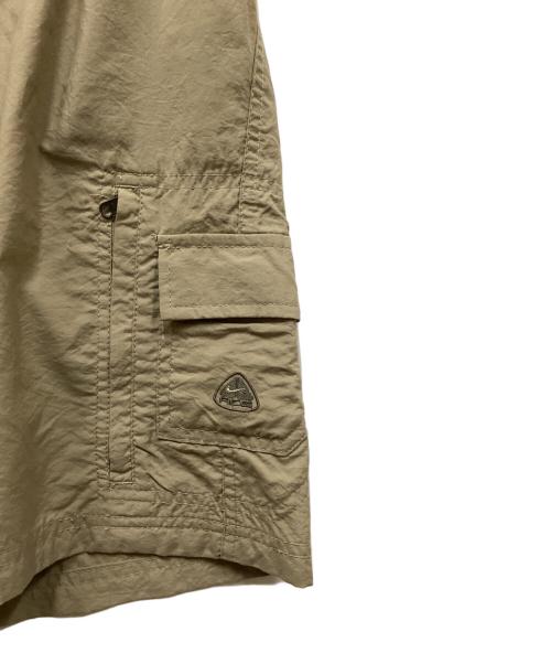 NIKE ACG（ナイキエーシージー）NIKE ACG (ナイキエージーシー) カーゴショーツ ブラウン サイズ:Mの古着・服飾アイテム