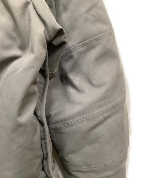 DESCENTE（デサント）DESCENTE (デサント) HEATNAVI PUFF DOWN JACKET グレーの古着・服飾アイテム