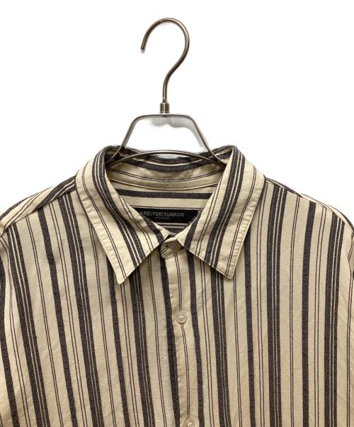 KAZUYUKI KUMAGAI ATTACHMENT（カズユキクマガイ アタッチメント）KAZUYUKI KUMAGAI ATTACHMENT (カズユキクマガイ アタッチメント) Cu C Random stripe Side slits L S shirt ベージュ サイズ:1の古着・服飾アイテム