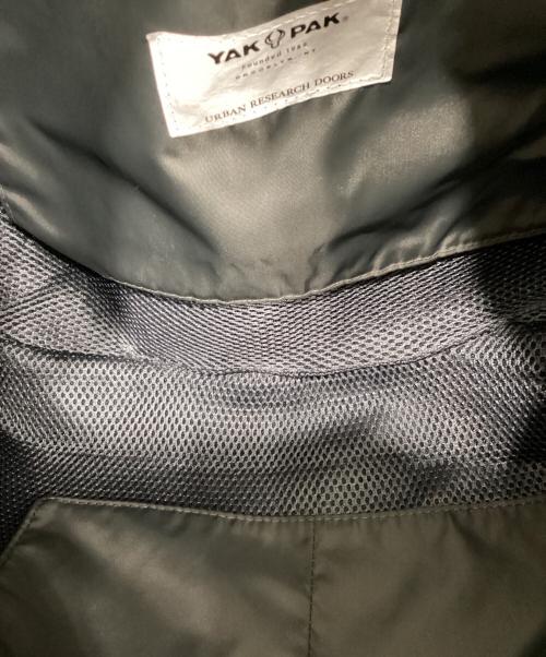 YAK PAK（ヤックパック）YAK PAK (ヤックパック) URBAN RESEARCH DOORS (アーバンリサーチドアーズ) 撥水 別注 SHOULDER BAG/ショルダーバッグ グレーの古着・服飾アイテム