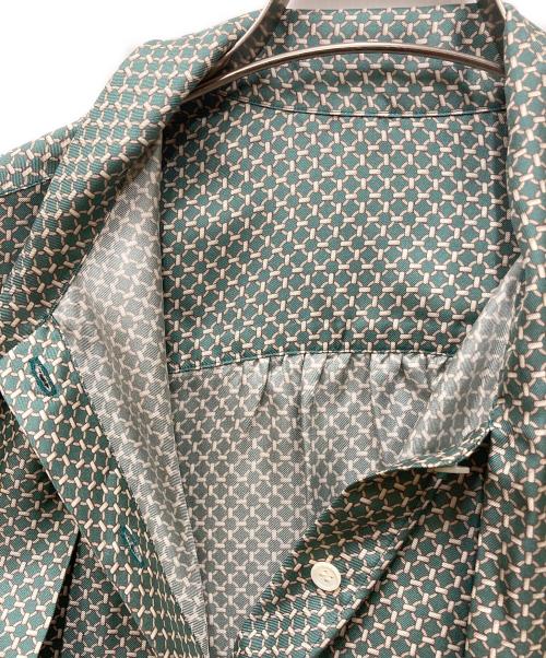 23区 R(アール)（23ク アール）23区 R(アール) (23ク アール) シルクボウタイブラウス グリーン サイズ:size38 未使用品の古着・服飾アイテム