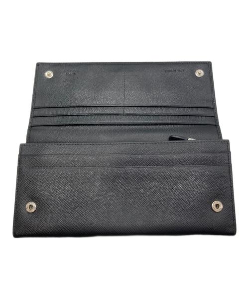 PRADA（プラダ）PRADA (プラダ) ロゴプレートサフィアーノ長財布 ブラックの古着・服飾アイテム