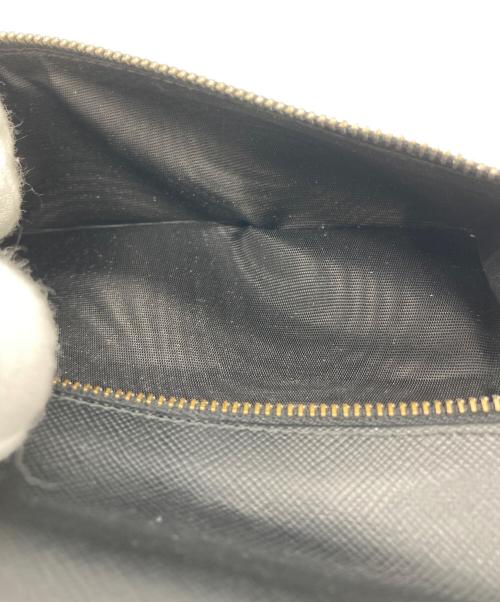 PRADA（プラダ）PRADA (プラダ) ロゴプレートサフィアーノ長財布 ブラックの古着・服飾アイテム