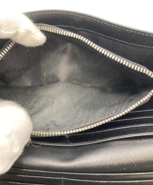 PRADA（プラダ）PRADA (プラダ) ロゴプレートサフィアーノ長財布 ブラックの古着・服飾アイテム