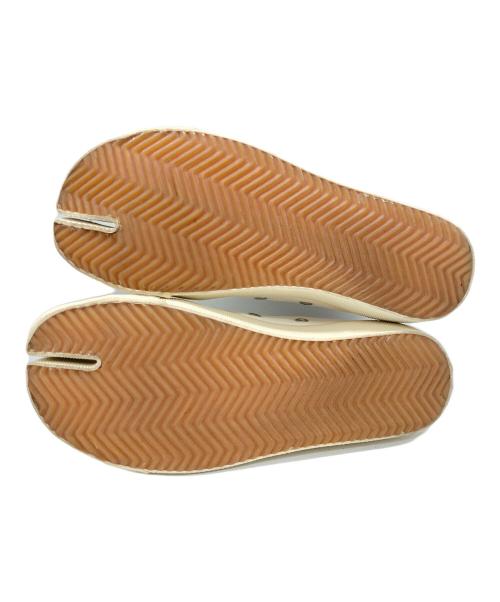 Maison Margiela（メゾンマルジェラ）Maison Margiela (メゾンマルジェラ) TABI SNEAKER/タビスニーカー ホワイト サイズ:37の古着・服飾アイテム