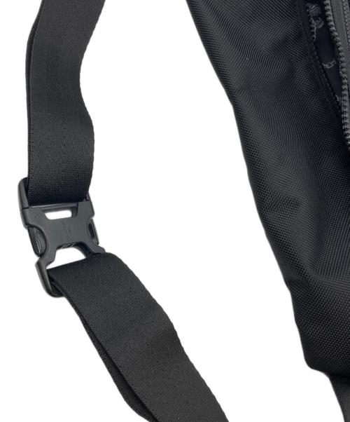 YOHJI YAMAMOTO（ヨウジヤマモト）YOHJI YAMAMOTO (ヨウジヤマモト) New Era (ニューエラ) ウエストバッグ ブラックの古着・服飾アイテム