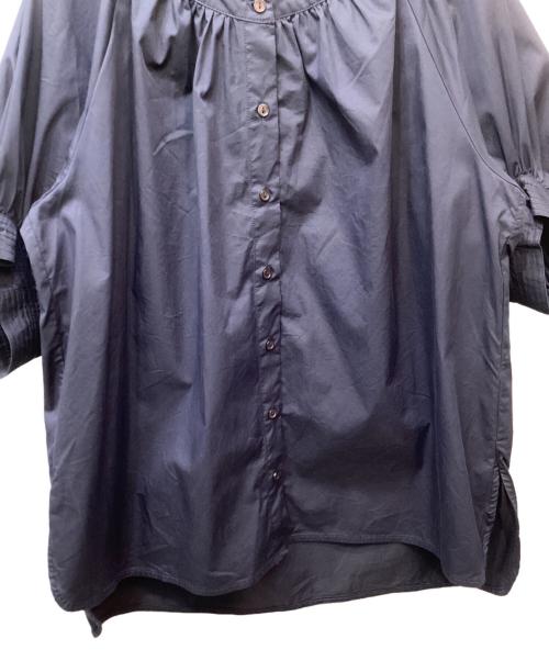 TORRAZZO DONNA（トラッゾドンナ）TORRAZZO DONNA (トラッゾドンナ) タイプライターシャツブラウス ネイビー サイズ:FREEの古着・服飾アイテム