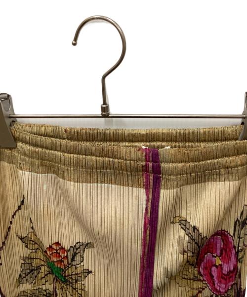 PLEATS PLEASE（プリーツプリーズ）PLEATS PLEASE (プリーツプリーズ) 総柄ラッププリーツスカート ベージュ サイズ:size3の古着・服飾アイテム