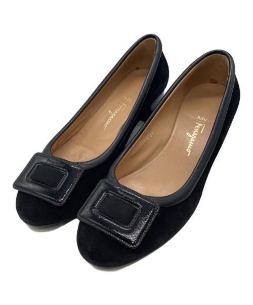 Salvatore Ferragamo（サルヴァトーレ フェラガモ）Salvatore Ferragamo (サルヴァトーレ フェラガモ) スエードローヒールパンプス ブラック サイズ:7.5の古着・服飾アイテム