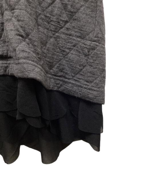 COMME des GARCONS COMME des GARCONS（コムデギャルソン コムデギャルソン）COMME des GARCONS COMME des GARCONS (コムデギャルソン コムデギャルソン) AD2014キルティング×シアードッキングTシャツ グレー サイズ:XSの古着・服飾アイテム