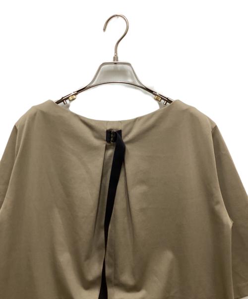 icB（アイシービー）icB (アイシービー) ハイゲージプレーティング ワンピース ベージュ サイズ:S 未使用品の古着・服飾アイテム