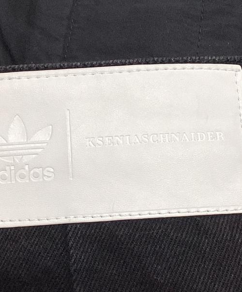 adidas（アディダス）adidas (アディダス) KSENIA SCHNAIDER (クセニア シュナイダー) サイドラインデニムパンツ ブラック サイズ:29の古着・服飾アイテム