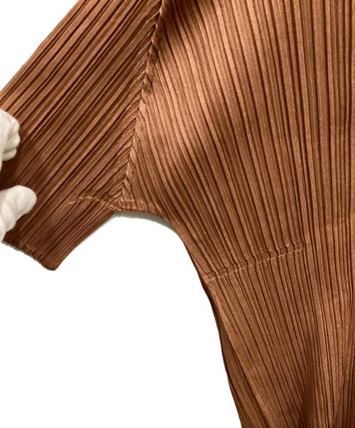 PLEATS PLEASE（プリーツプリーズ）PLEATS PLEASE (プリーツプリーズ) 半袖プリーツカットソー ベージュ サイズ:3の古着・服飾アイテム