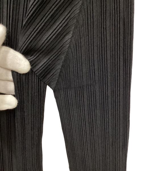 PLEATS PLEASE（プリーツプリーズ）PLEATS PLEASE (プリーツプリーズ) タートルネックプリーツカットソー ブラック サイズ:3の古着・服飾アイテム