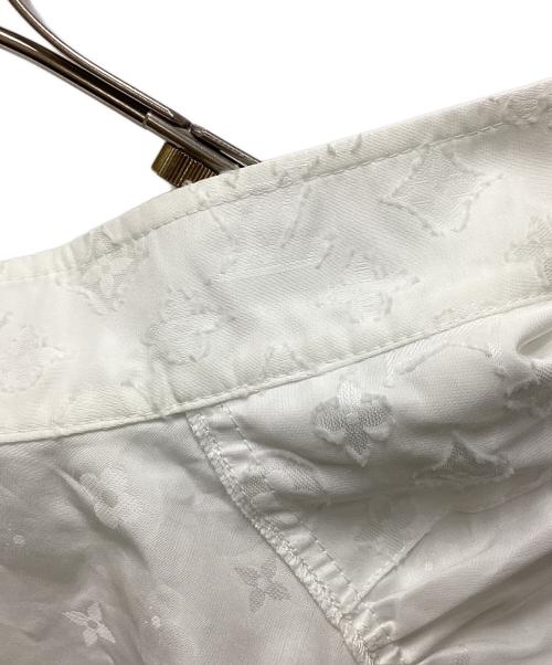 LOUIS VUITTON（ルイ ヴィトン）LOUIS VUITTON (ルイ ヴィトン) モノグラムノースリーブハイネックブラウス ホワイト サイズ:34の古着・服飾アイテム