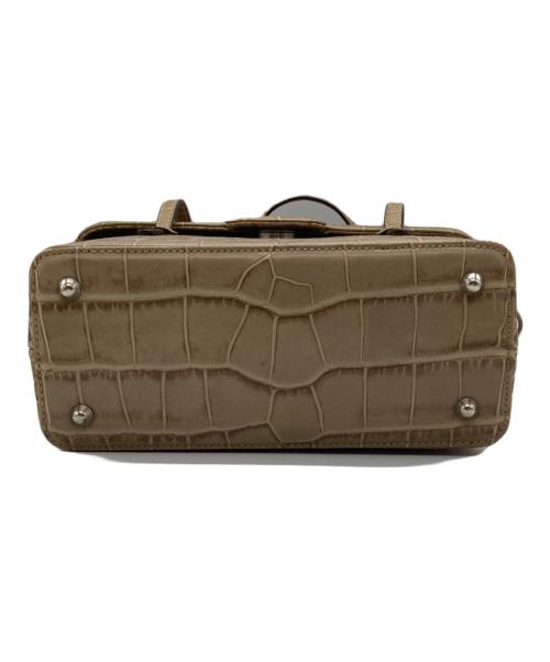 FOXEY NEWYORK（フォクシーニューヨーク）FOXEY NEWYORK (フォクシーニューヨーク) 型押し2WAYバニティバッグ ベージュの古着・服飾アイテム