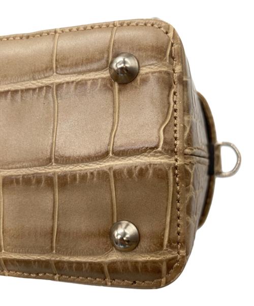 FOXEY NEWYORK（フォクシーニューヨーク）FOXEY NEWYORK (フォクシーニューヨーク) 型押し2WAYバニティバッグ ベージュの古着・服飾アイテム