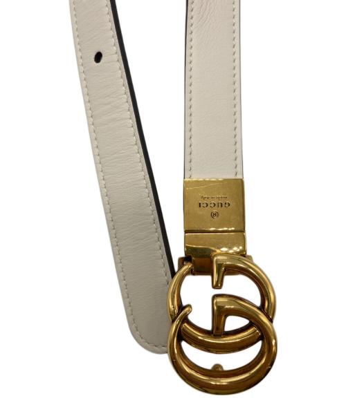 GUCCI（グッチ）GUCCI (グッチ) リバーシブルスリムベルト ホワイト×ベージュ サイズ:75-30の古着・服飾アイテム