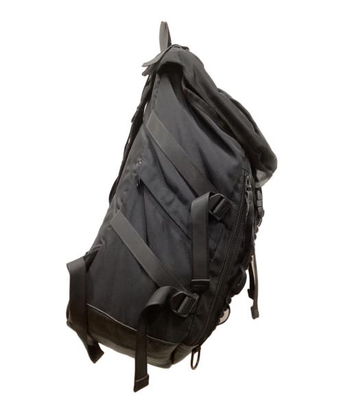 MEMENTISM（メメンティズム）mementism (メメンティズム) センタースタッズバックパック ブラックの古着・服飾アイテム