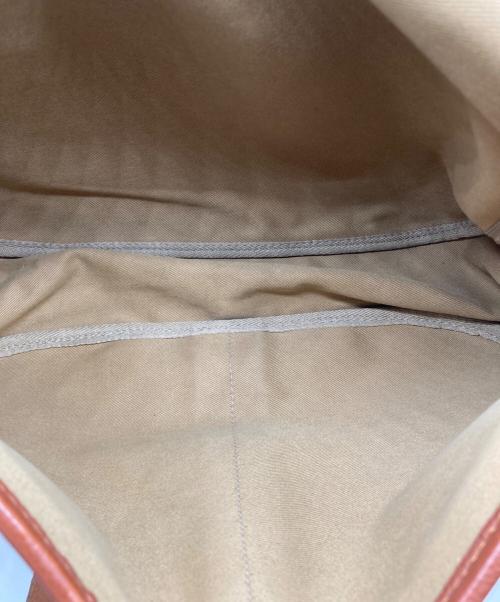 brady（ブレディ）brady (ブレディ) ARIEL TROUT SMALL/アリエルトラウトスモール ベージュの古着・服飾アイテム