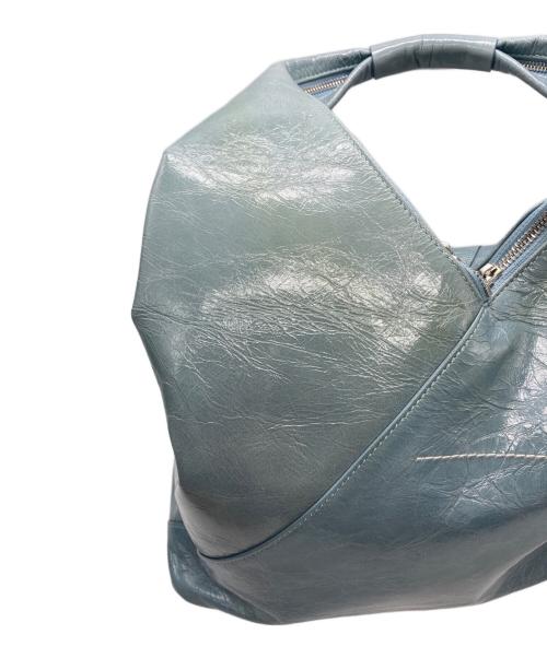 MM6 Maison Margiela（エムエムシックスメゾンマルジェラ）MM6 Maison Margiela (エムエムシックスメゾンマルジェラ) シワ加工エナメルジャパニーズバッグ スカイブルーの古着・服飾アイテム