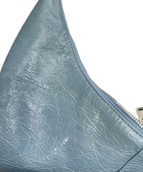 MM6 Maison Margiela（エムエムシックスメゾンマルジェラ）MM6 Maison Margiela (エムエムシックスメゾンマルジェラ) シワ加工エナメルジャパニーズバッグ スカイブルーの古着・服飾アイテム