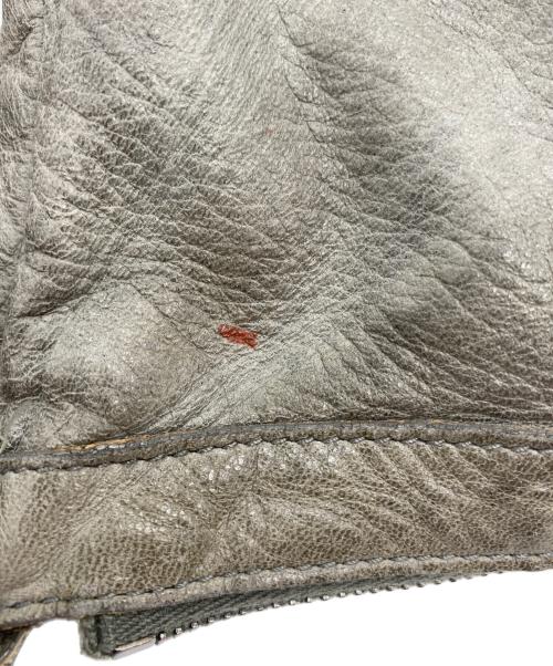 BALENCIAGA（バレンシアガ）BALENCIAGA (バレンシアガ) ザメンズデイショルダーバッグ グレーの古着・服飾アイテム