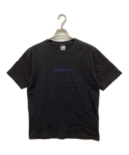 New Era（ニューエラ）New Era (ニューエラ) YOHJI YAMAMOTO (ヨウジヤマモト) ロゴ刺繍Tシャツ ブラック サイズ:XLの古着・服飾アイテム