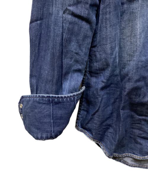 DSQUARED2（ディースクエアード）DSQUARED2 (ディースクエアード) ダメージ加工デニムウエスタンシャツ インディゴ サイズ:34の古着・服飾アイテム