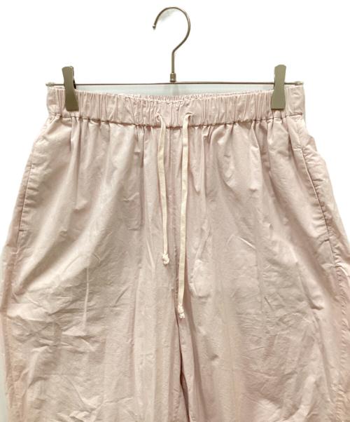 kurashi&trips publishing（クラシアンドトリップス パブリッシング）kurashi&trips publishing (クラシアンドトリップス パブリッシング) ピンクワイドテーパードパンツ ピンク サイズ:FREEの古着・服飾アイテム