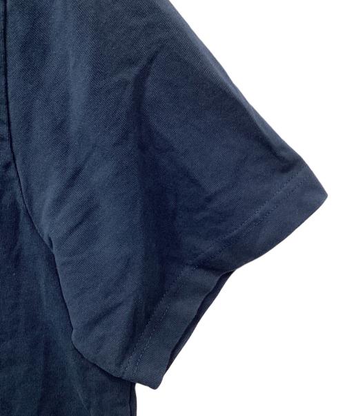 maison kitsune（メゾンキツネ）MAISON KITSUNE (メゾンキツネ) ロゴクルーネックTシャツ ネイビー サイズ:Sの古着・服飾アイテム