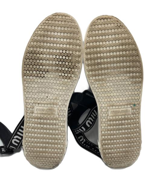 MIU MIU（ミュウミュウ）MIU MIU (ミュウミュウ) 厚底ロゴストラップサンダル ブラック サイズ:38の古着・服飾アイテム