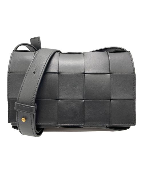 BOTTEGA VENETA（ボッテガベネタ）BOTTEGA VENETA (ボッテガベネタ) カセットショルダーバッグ ブラックの古着・服飾アイテム