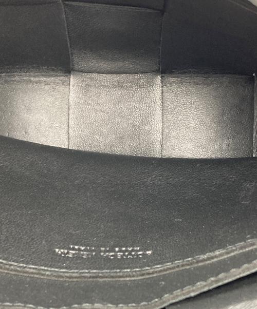 BOTTEGA VENETA（ボッテガベネタ）BOTTEGA VENETA (ボッテガベネタ) カセットショルダーバッグ ブラックの古着・服飾アイテム