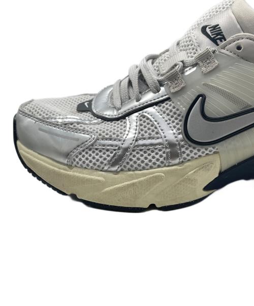 NIKE（ナイキ）NIKE (ナイキ) V2K RUN SUMMIT グレー サイズ:25.5cmの古着・服飾アイテム